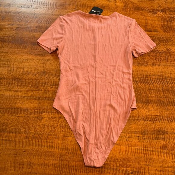 🍉NWT Forever 21 - Salmon Bodysuit - M - Picture 2 of 2